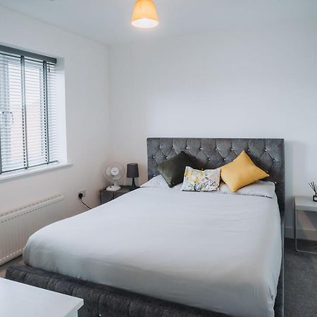 Deluxe 2 Bed Flat In Patchway Near Aztec West And Cribbs Causeway Bristol Apartment ภายนอก รูปภาพ