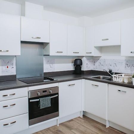 Deluxe 2 Bed Flat In Patchway Near Aztec West And Cribbs Causeway Bristol Apartment ภายนอก รูปภาพ