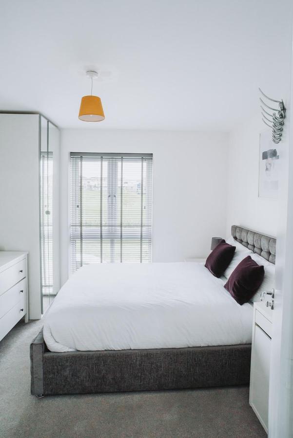 Deluxe 2 Bed Flat In Patchway Near Aztec West And Cribbs Causeway Bristol Apartment ภายนอก รูปภาพ