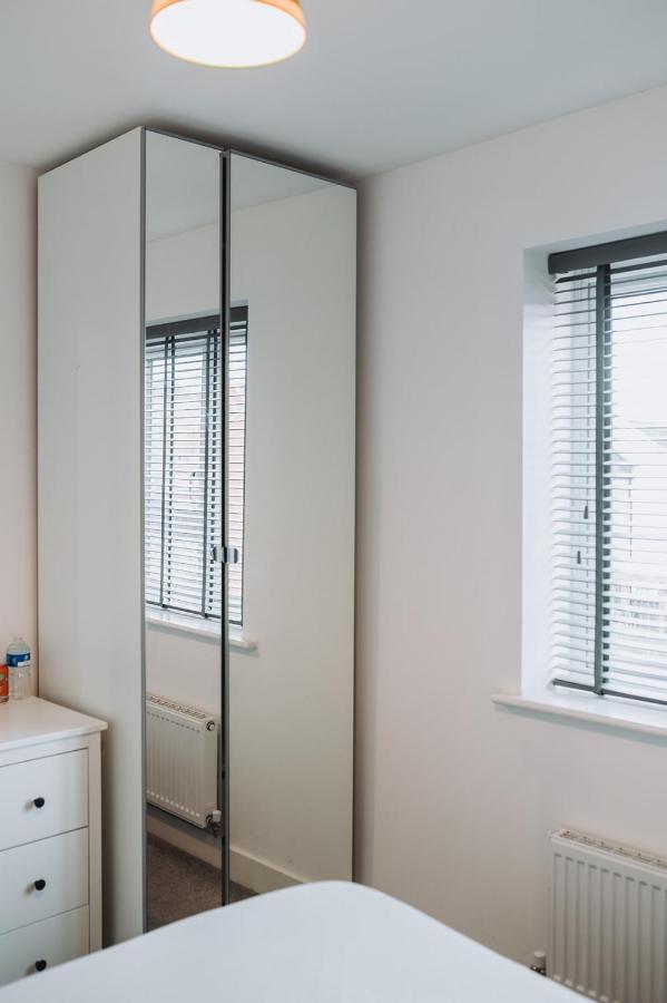 Deluxe 2 Bed Flat In Patchway Near Aztec West And Cribbs Causeway Bristol Apartment ภายนอก รูปภาพ