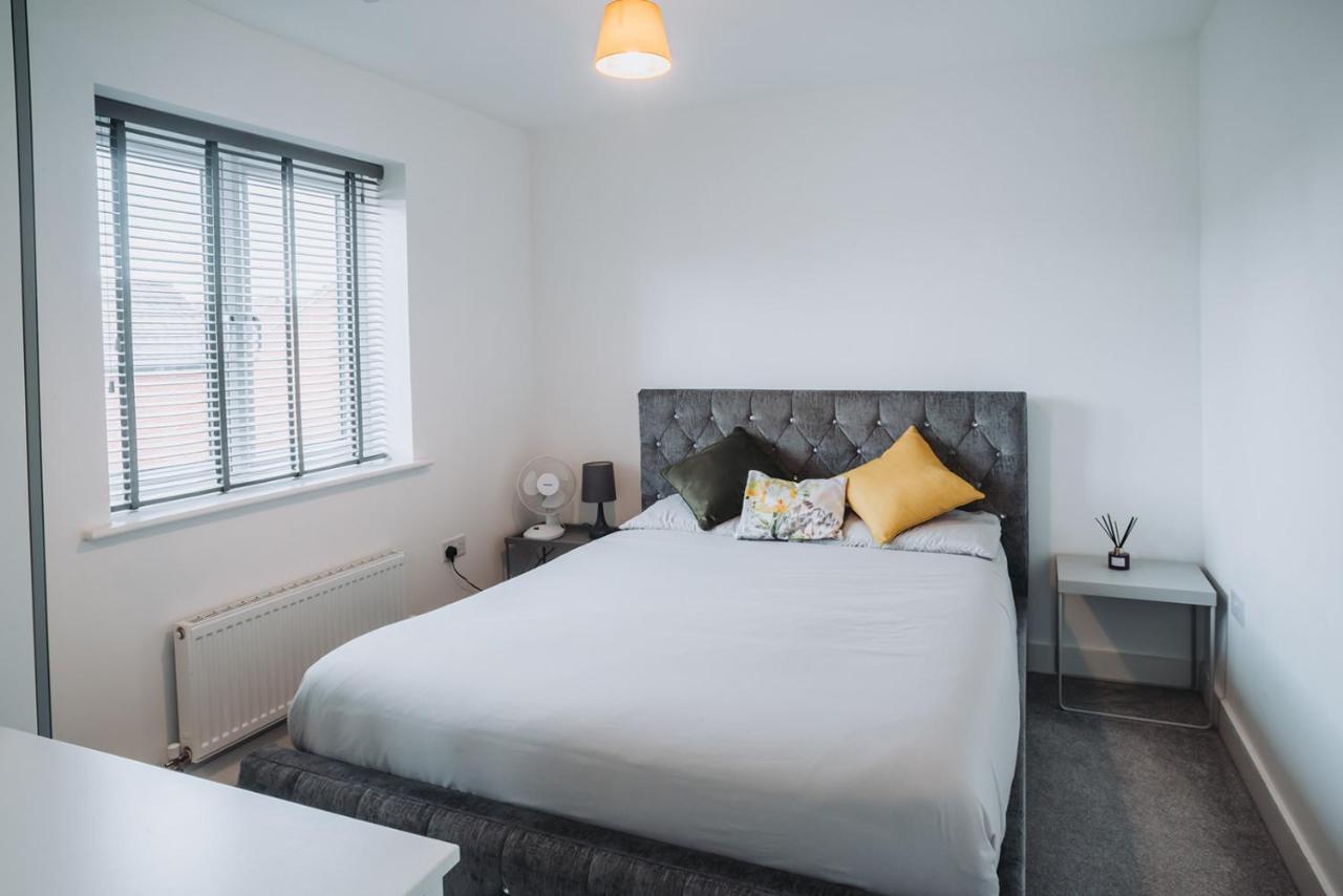 Deluxe 2 Bed Flat In Patchway Near Aztec West And Cribbs Causeway Bristol Apartment ภายนอก รูปภาพ