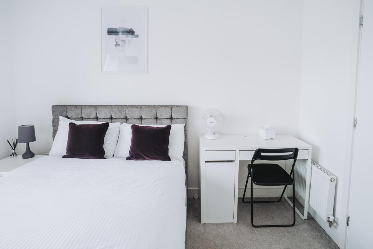 Deluxe 2 Bed Flat In Patchway Near Aztec West And Cribbs Causeway Bristol Apartment ภายนอก รูปภาพ