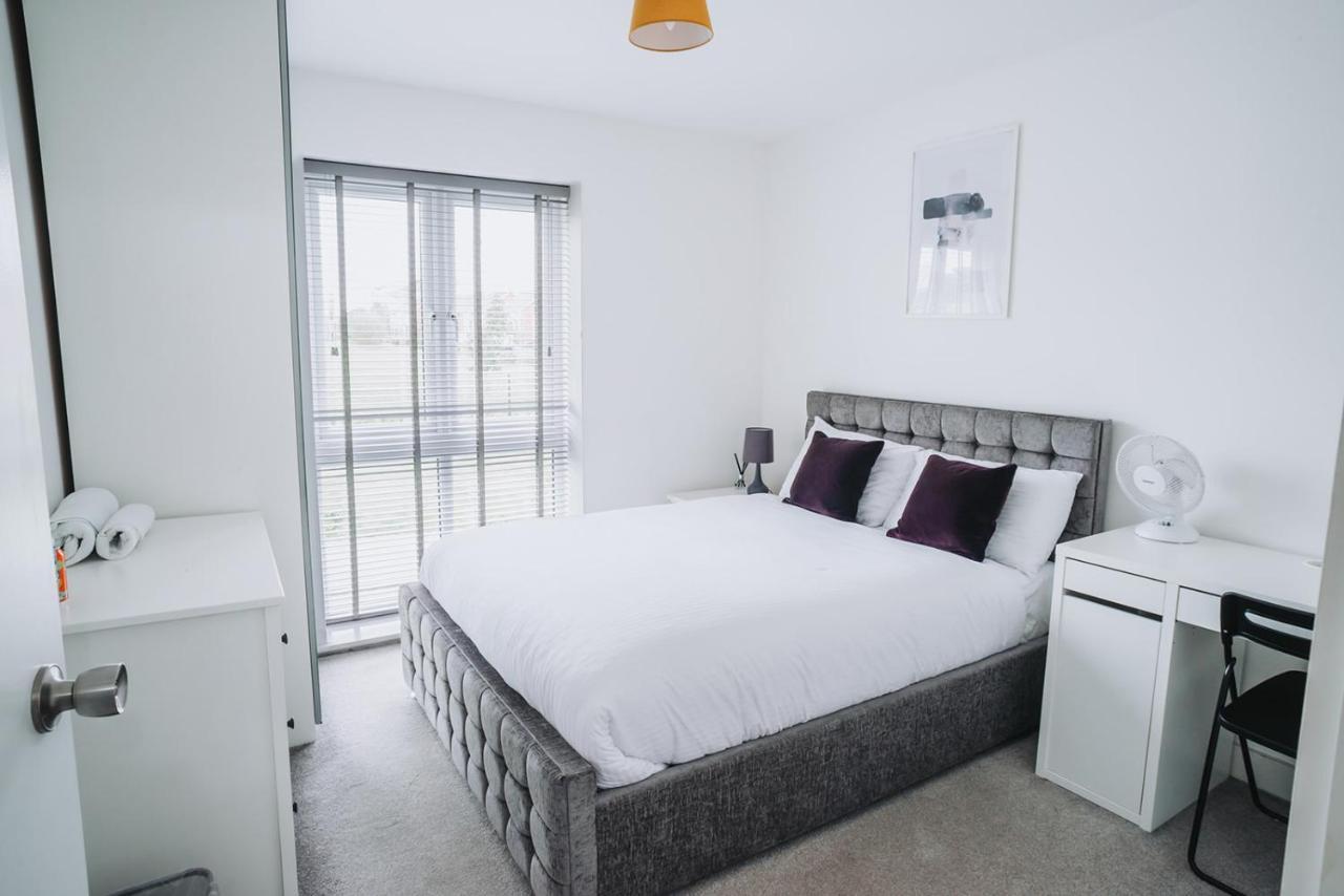 Deluxe 2 Bed Flat In Patchway Near Aztec West And Cribbs Causeway Bristol Apartment ภายนอก รูปภาพ