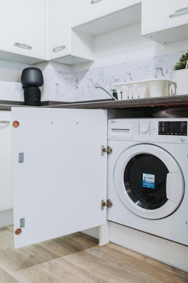 Deluxe 2 Bed Flat In Patchway Near Aztec West And Cribbs Causeway Bristol Apartment ภายนอก รูปภาพ